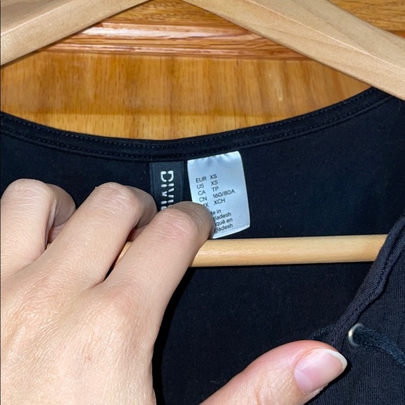 Crop top - Picture 2 of 2